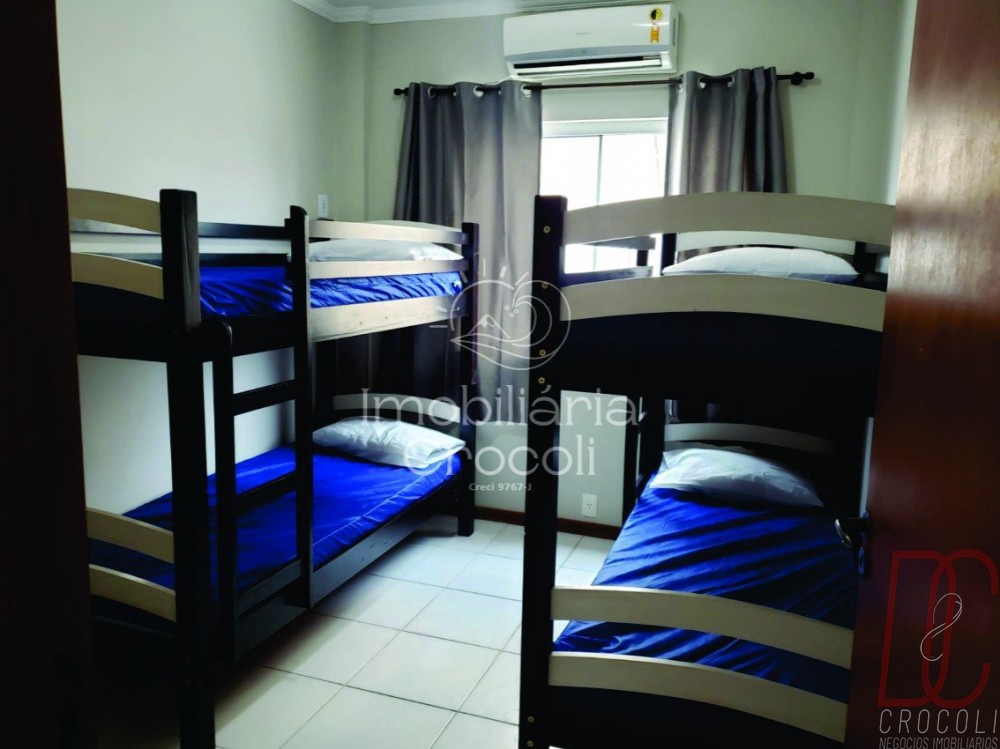 Apartamento em Bombas, 3 quartos, 2 vagas