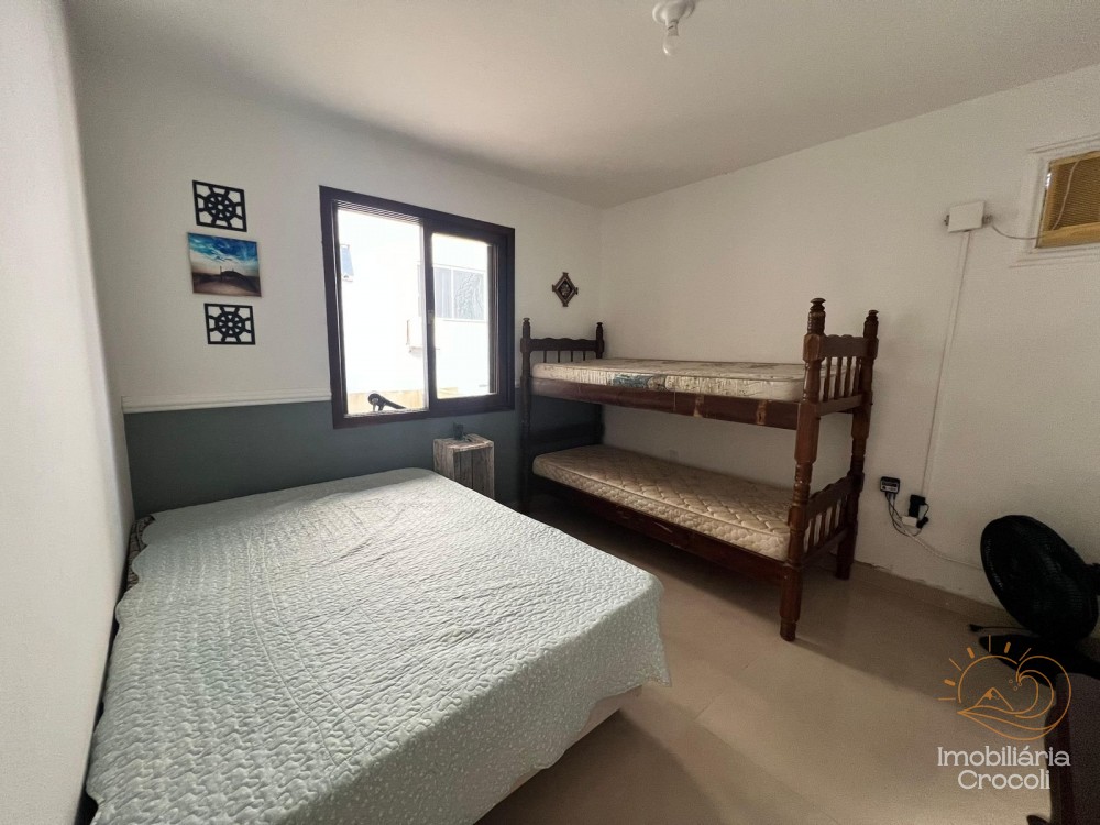 Casa em Bombas c/ 2 pavimentos a 100m mar